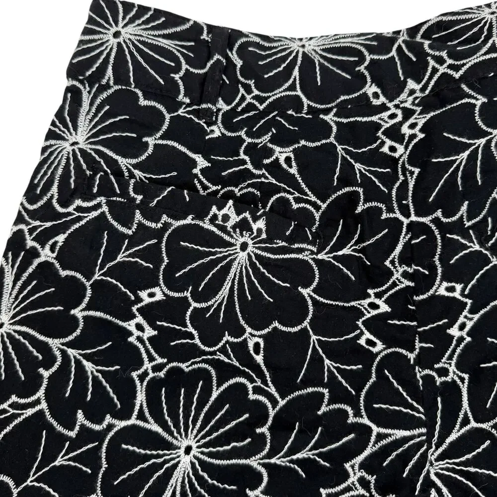 Tahari Black White Embroidered Floral High Rise Shorts Size 2